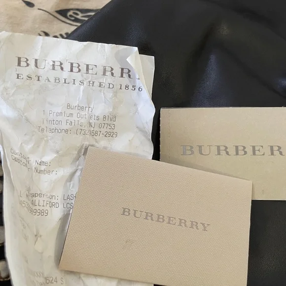 Vintage Burberry Hobo Crossbody - Picture 14 of 14